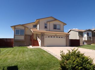 7414 Sue Ln, Colorado Springs, CO 80925