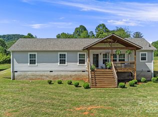 10 Hominy Hill Dr, Candler, NC 28715