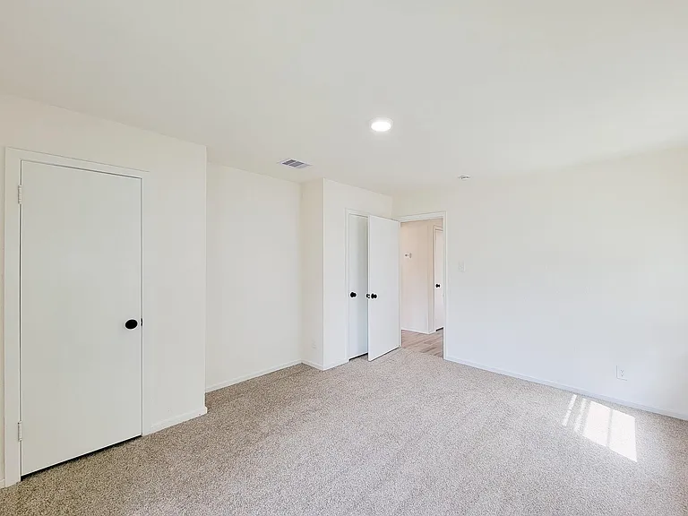 301 Cypress St — Photo 27