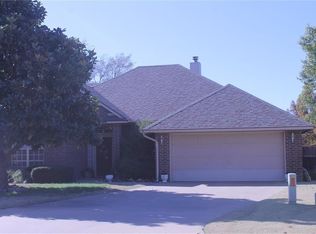 3606 Edgewater Dr, Enid, OK 73703