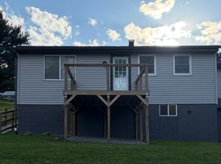 171 Bessemer St, Tarentum, PA 15084