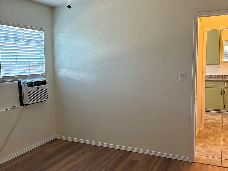 1945 Darrah St #4 — Photo 11