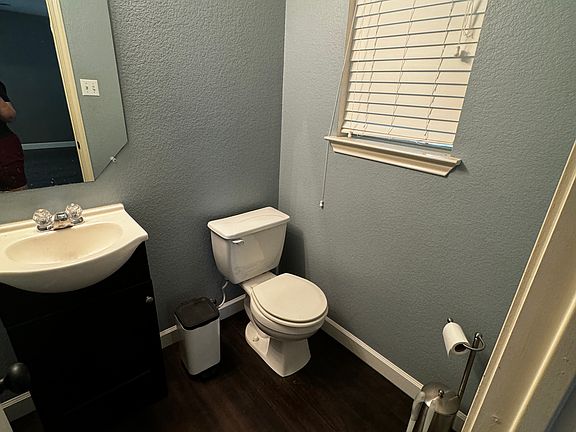 Half bathroom (downstairs)