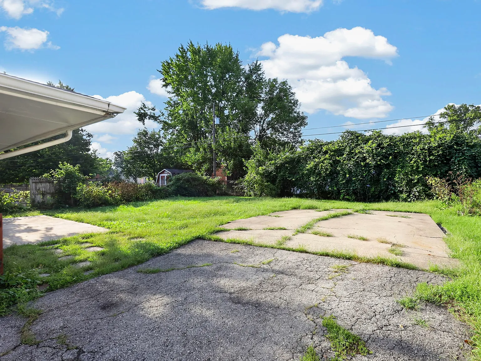 3 bed, 952 sqft, $1,650 — Photo 3