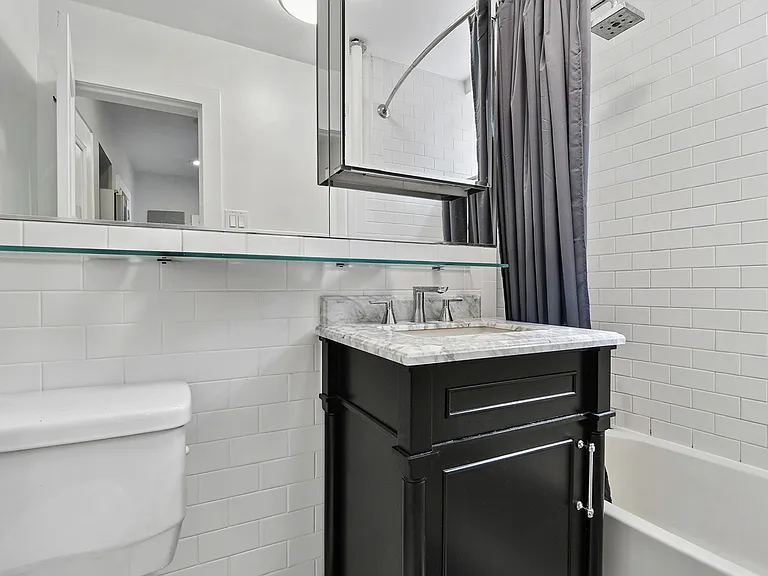 237 9th Ave #2C — Photo 7