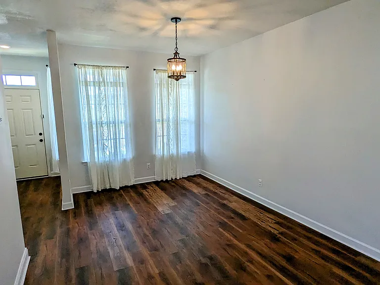 605 Atkinson Dr — Photo 2
