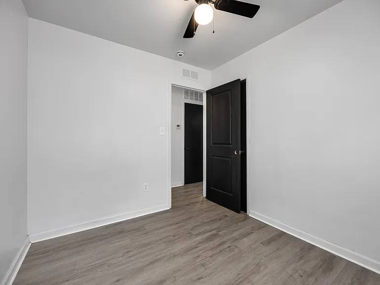 4004 Minnesota St — Photo 11