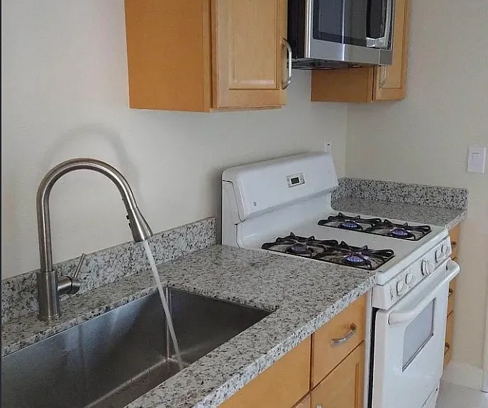 127 Madoline St — Photo 2