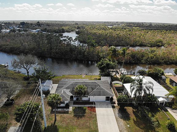 3rd image of 588 Beach Ave