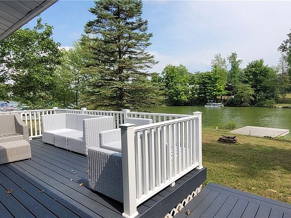 4th image of 1600 Laurel Dr
