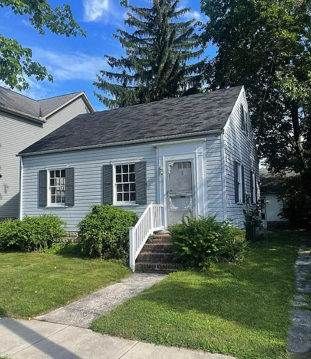 115 Seminary Ave