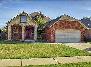 1016 Renita Way, Moore, OK 73160