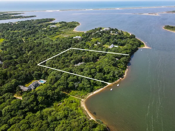 74 Turkeyland Cove Rd, Edgartown, MA 02539