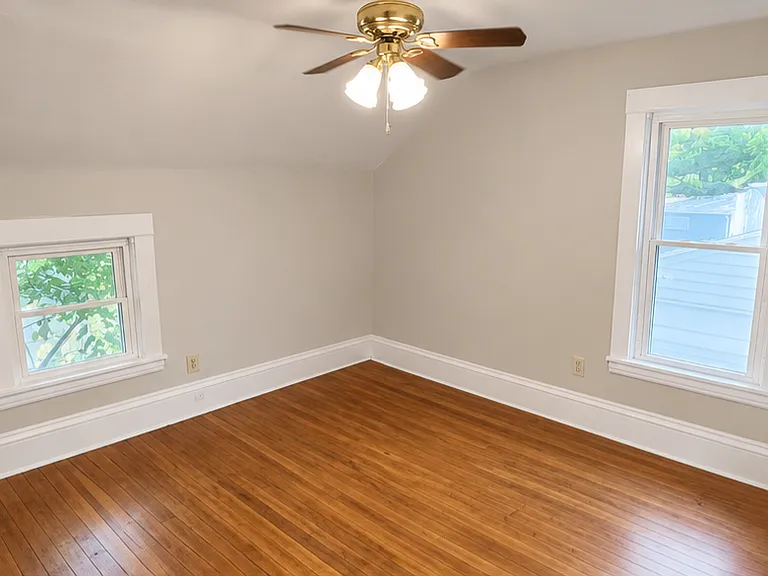 1710 Hubbard Ave — Photo 7