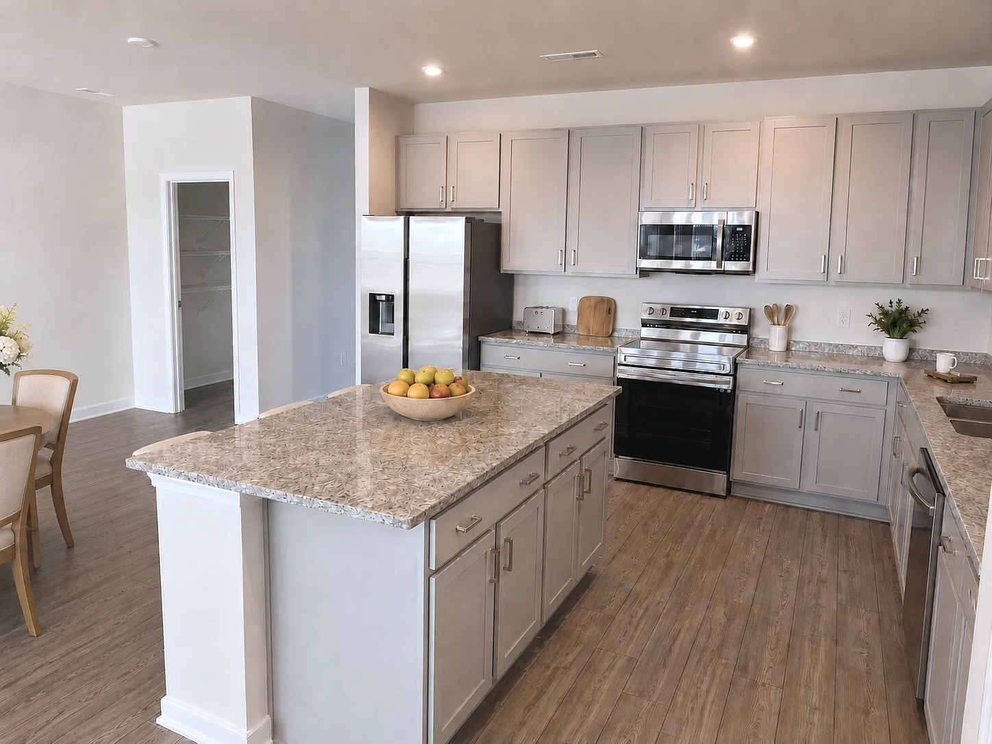 4 bed, 2500 sqft, $2,795 — Photo 4