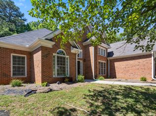 914 Georgian Point Dr, Lawrenceville, GA 30045