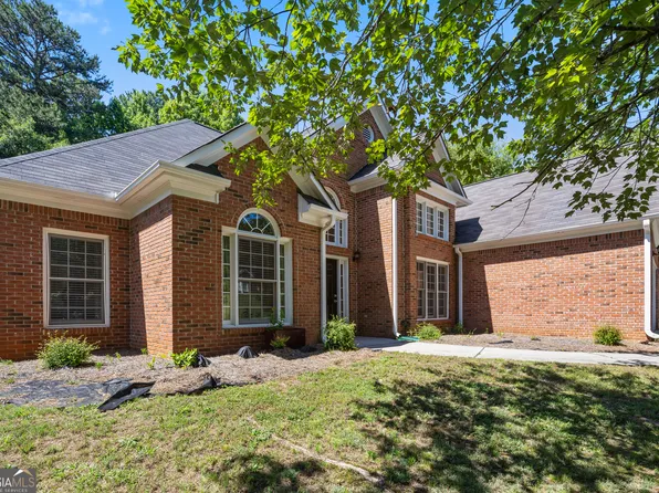 914 Georgian Point Dr, Lawrenceville, GA 30045