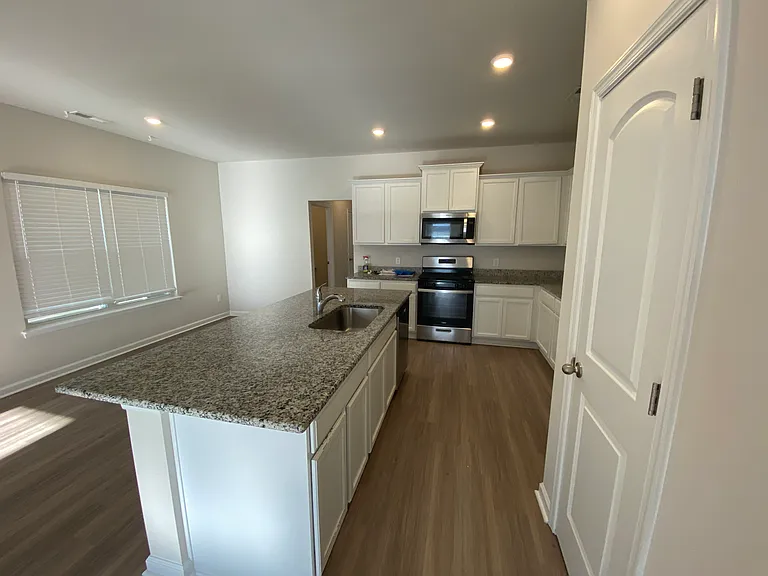 1512 Auckland Ct — Photo 7