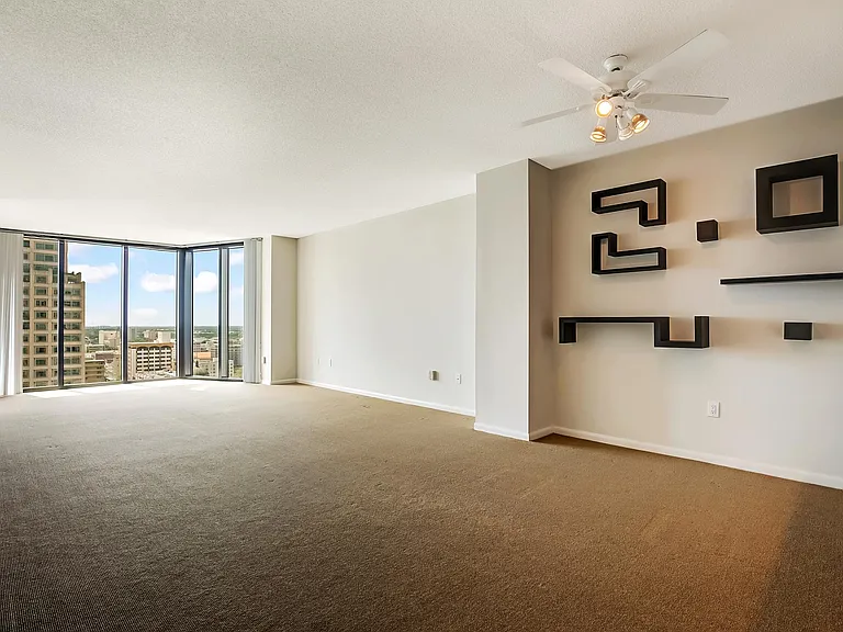 1 Beach Dr SE #2109 — Photo 4
