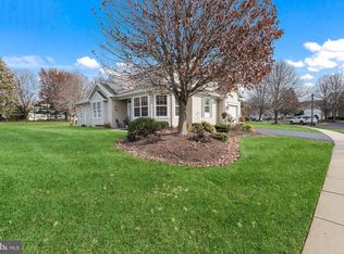 2 Blue Flax Ln, Langhorne, PA 19047