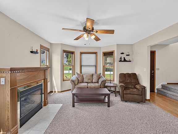 4th image of 619 Windlach St