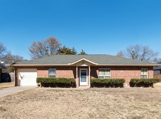 924 Guam St, Tool, TX 75143