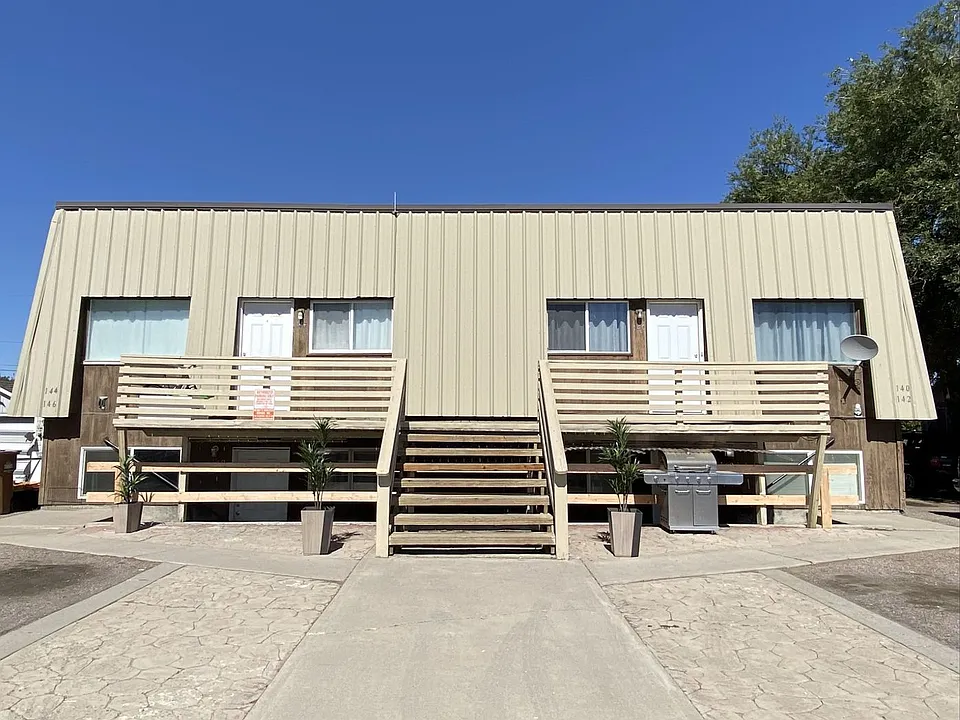 140-146 Parrish Ln