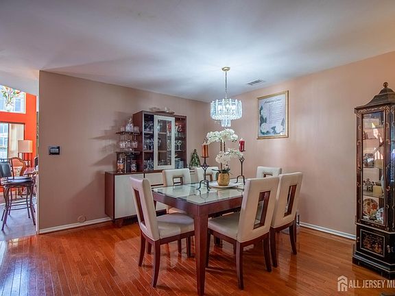 5th image of 5 Ardmore Pl