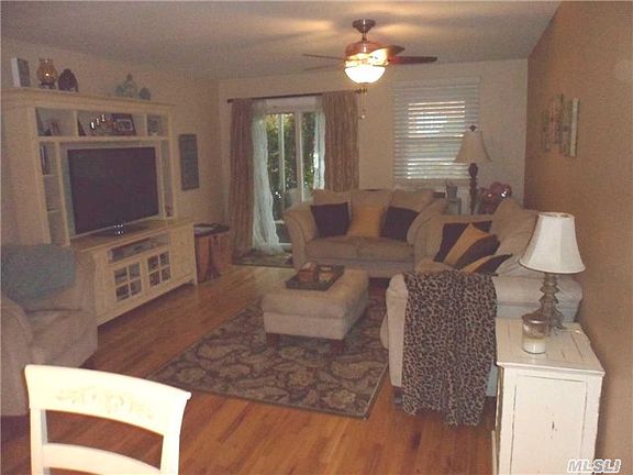 4th image of 4408 Wilshire Ln #J8