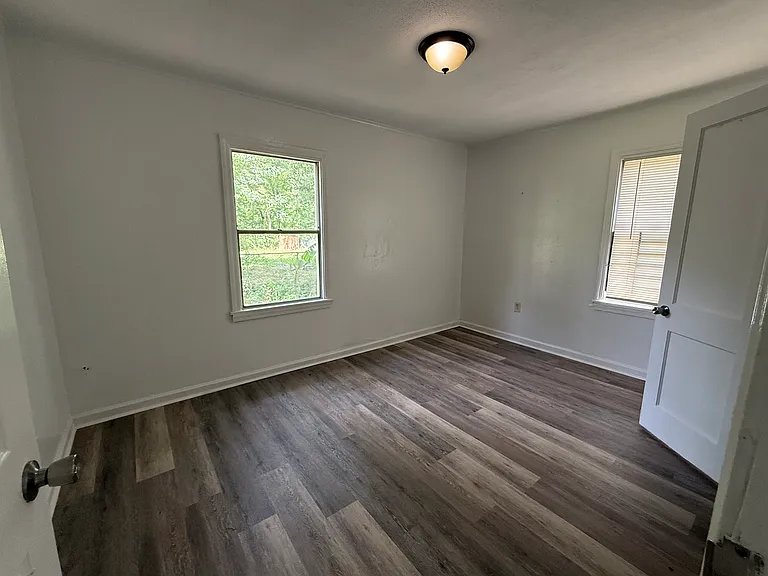 229 Archer Ave — Photo 8