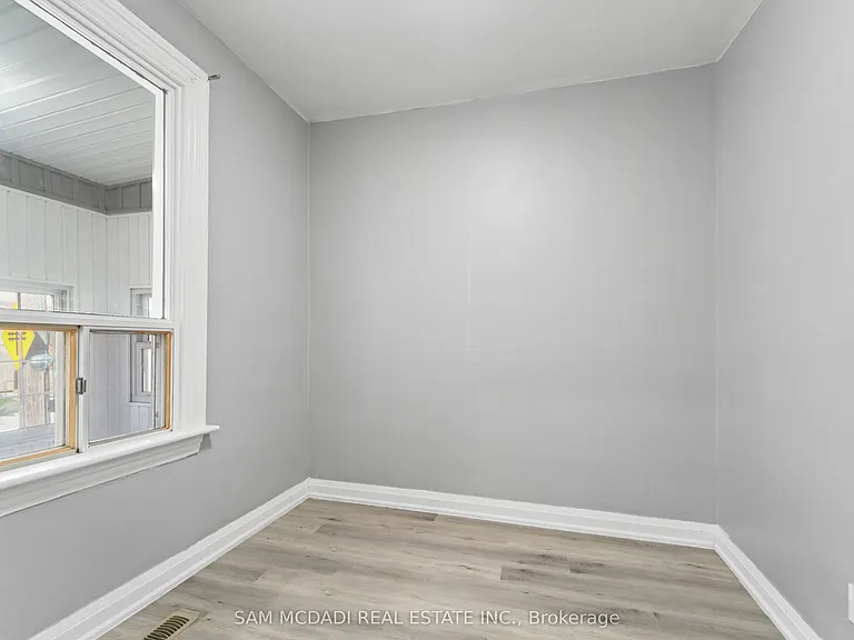 266 Beach Rd — Photo 8