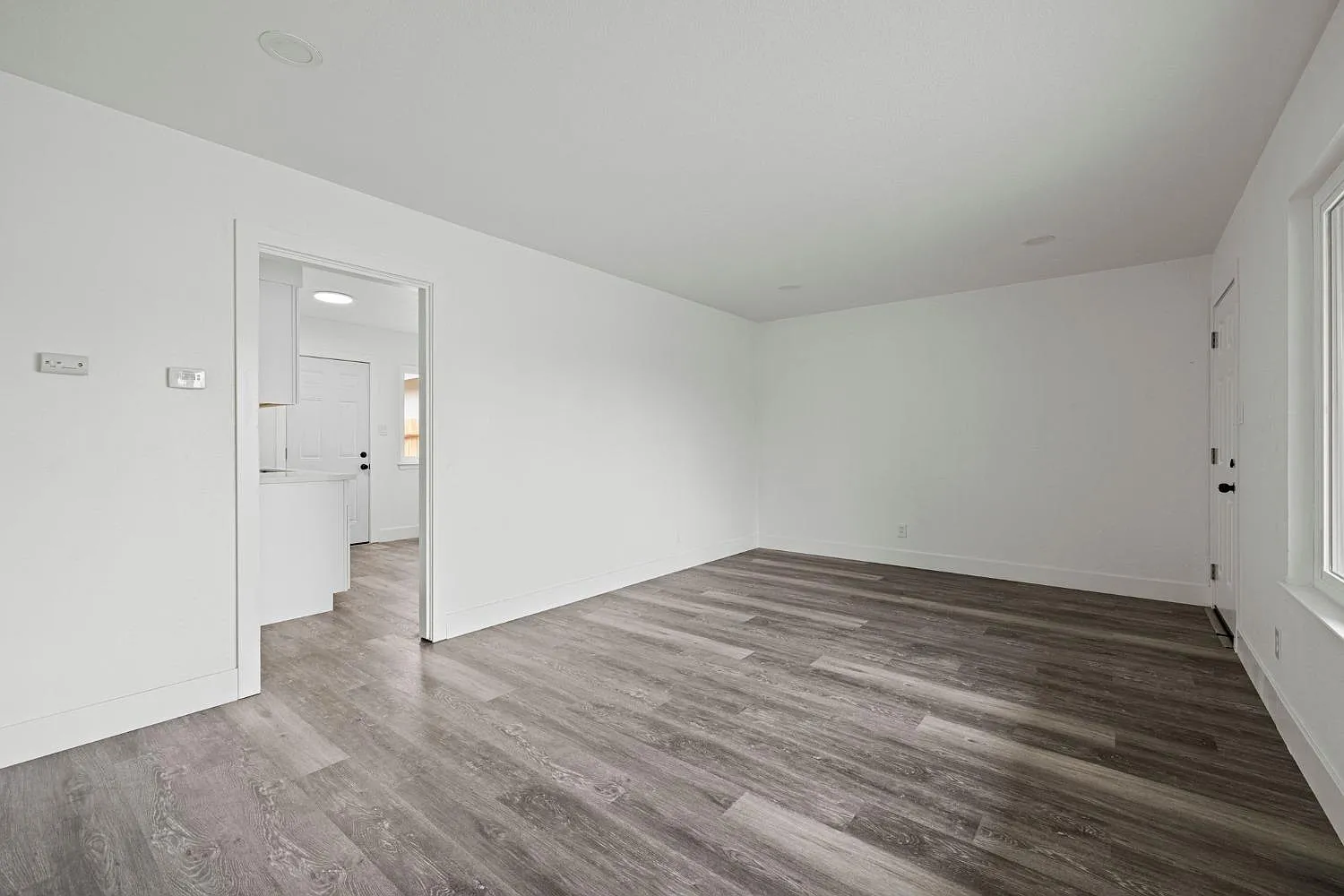2 bed, 1008 sqft, $1,900 — Photo 4