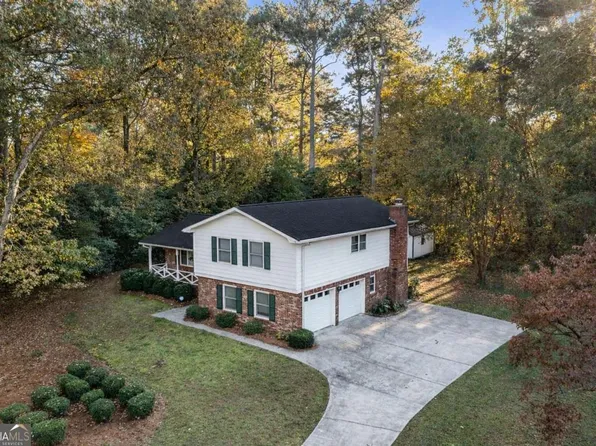 2252 Valley Creek Cir, Snellville, GA 30078