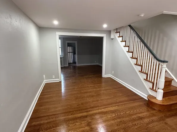 529 Timberlake Rd, Upper Darby, PA 19082