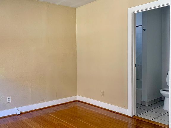 4th image of 5549 Barton Ave