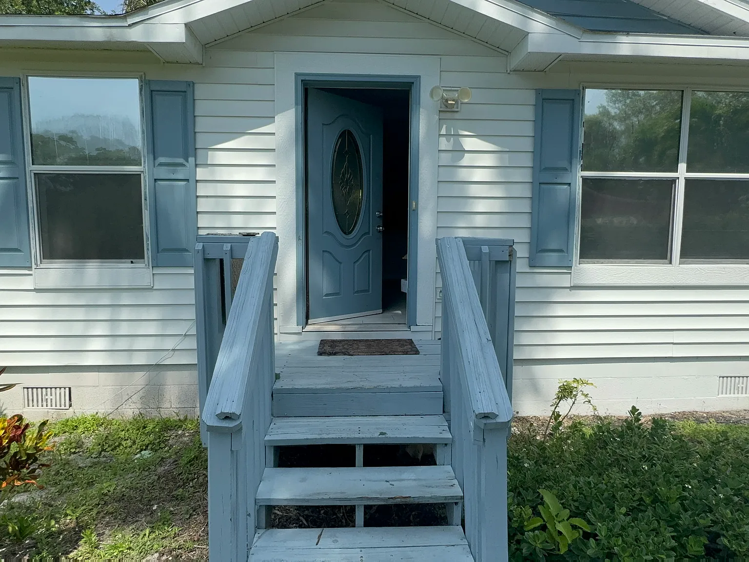 4 bed, 1344 sqft, $1,000 — Photo 1