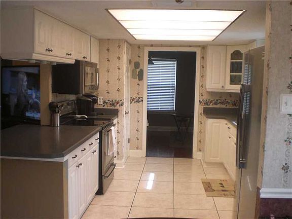 4th image of 1732 Celtic Dr