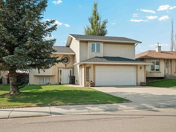 2nd image of 609 Maple Pl N