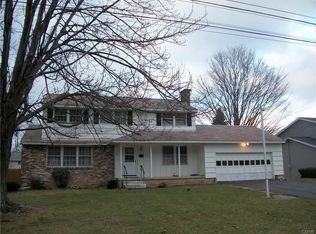 120 Crabapple Ln, Syracuse, NY 13219