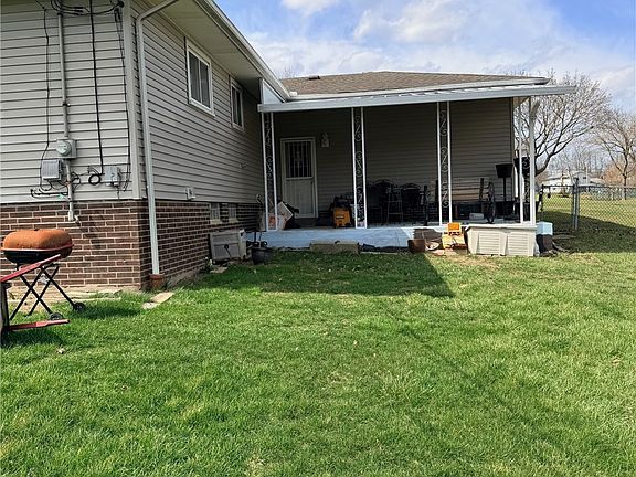 4th image of 6081 Sunset Dr
