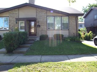 9324 N Parkside Dr, Des Plaines, IL 60016