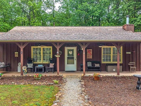2nd image of 712 Honeysuckle Ln