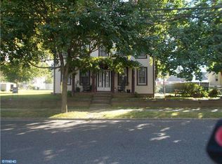 306 W 2nd St, Florence, NJ 08518