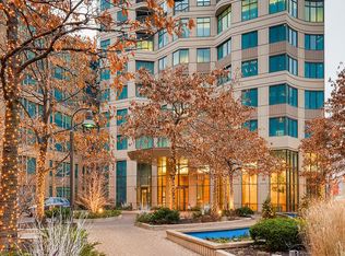 400 N La Salle Dr APT 3008, Chicago, IL 60654