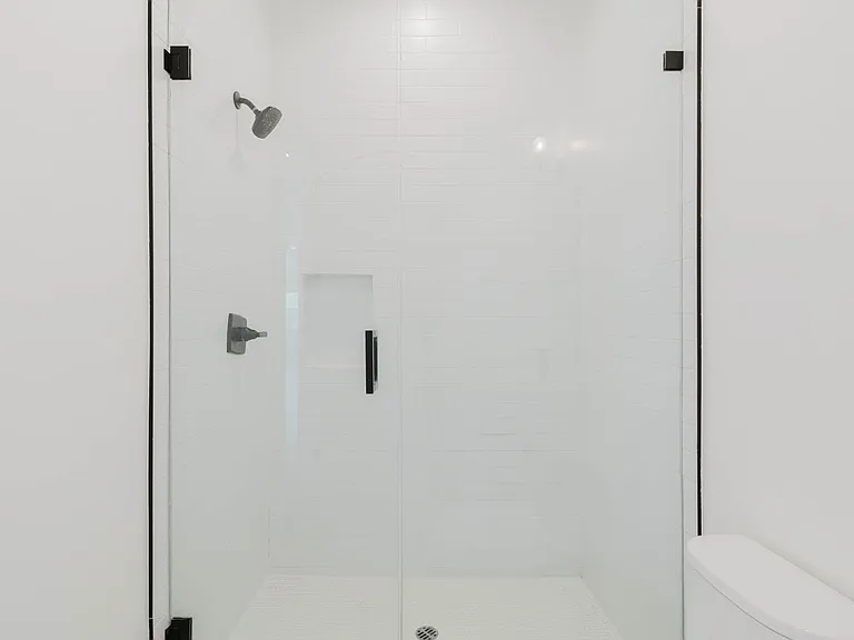 10853 Otsego St — Photo 28