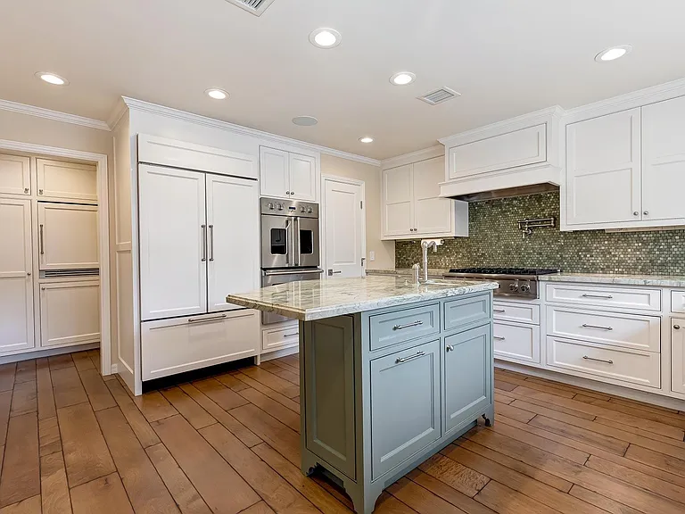 4211 Toluca Lake Ave — Photo 15