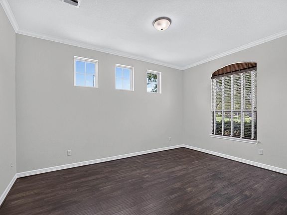 4th image of 11123 Dowbeck Ave