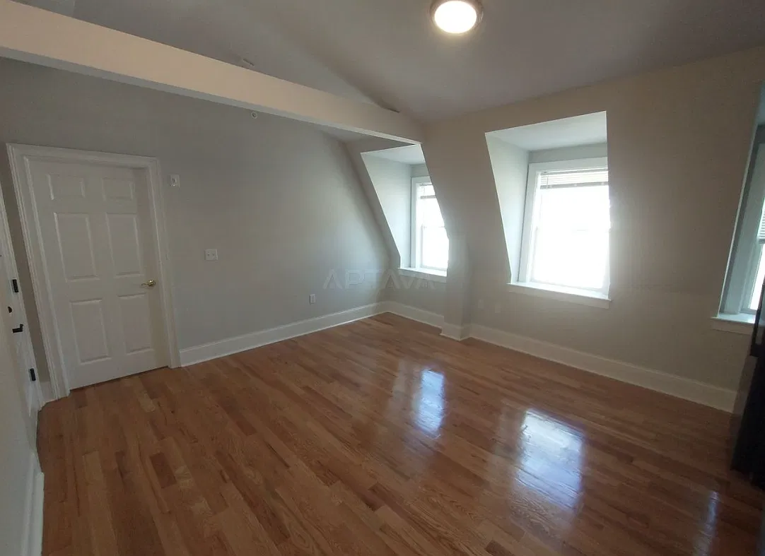 1 bed, $2,310 — Photo 2