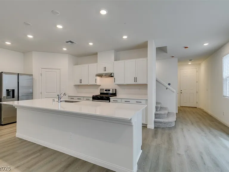9133 Vesey Ave — Photo 24