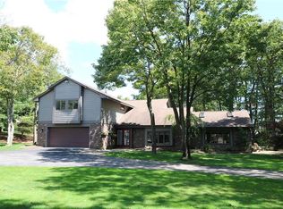 1738 Snowfield Dr, HIDDEN VALLEY, PA 15502